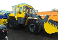 Универсальная дорожная машина Кировец К-702МBА-УДМ2