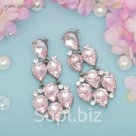 Серьги висячие со стразами "Капли" сияние, цвет бело-розовый в сером металле