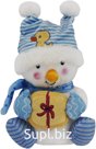 Soft toy Snowman with a gift. Dimensions: 15x12x24 cm.