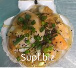 Гребешок на ракушке с фунчозой и мидией
