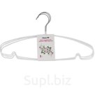 3 PVC coated metal hangers. Size: 18.5 x 39 x 0.25 cm.